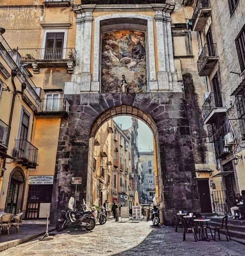 Casa Di Maggio - Centro Storico Napoli Apartment Luaran gambar